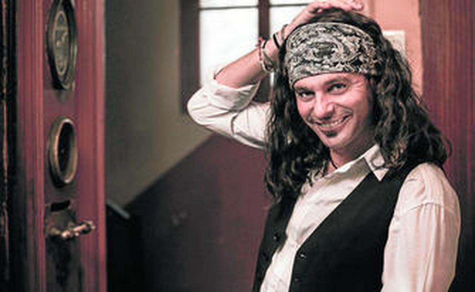 El músico Javier Labandón, 'El Arrebato', en una imagen promocional de su nuevo disco 'La música de tus tacones'.