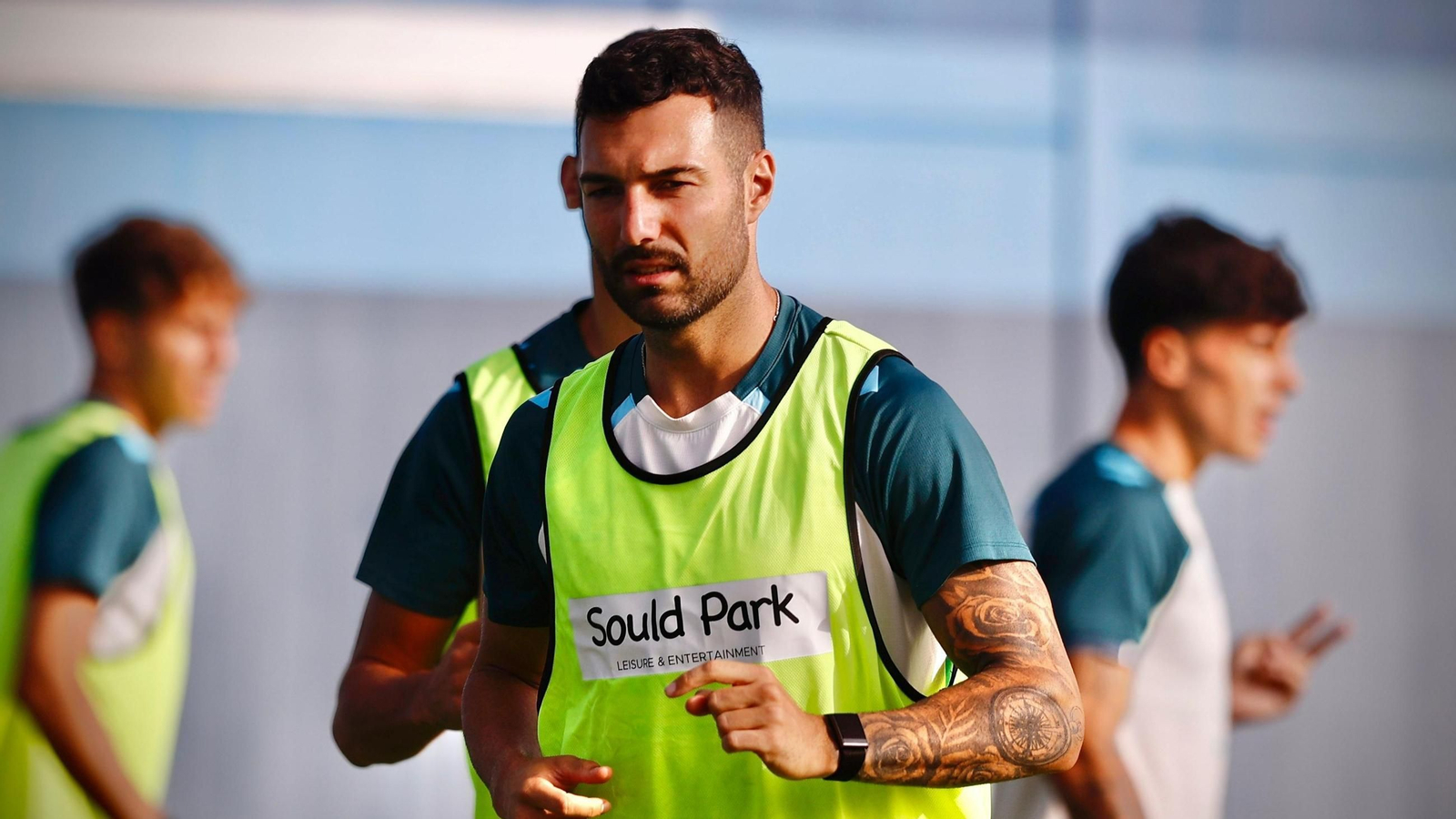 Alex Pastor durante el entrenamiento de este miércoles.