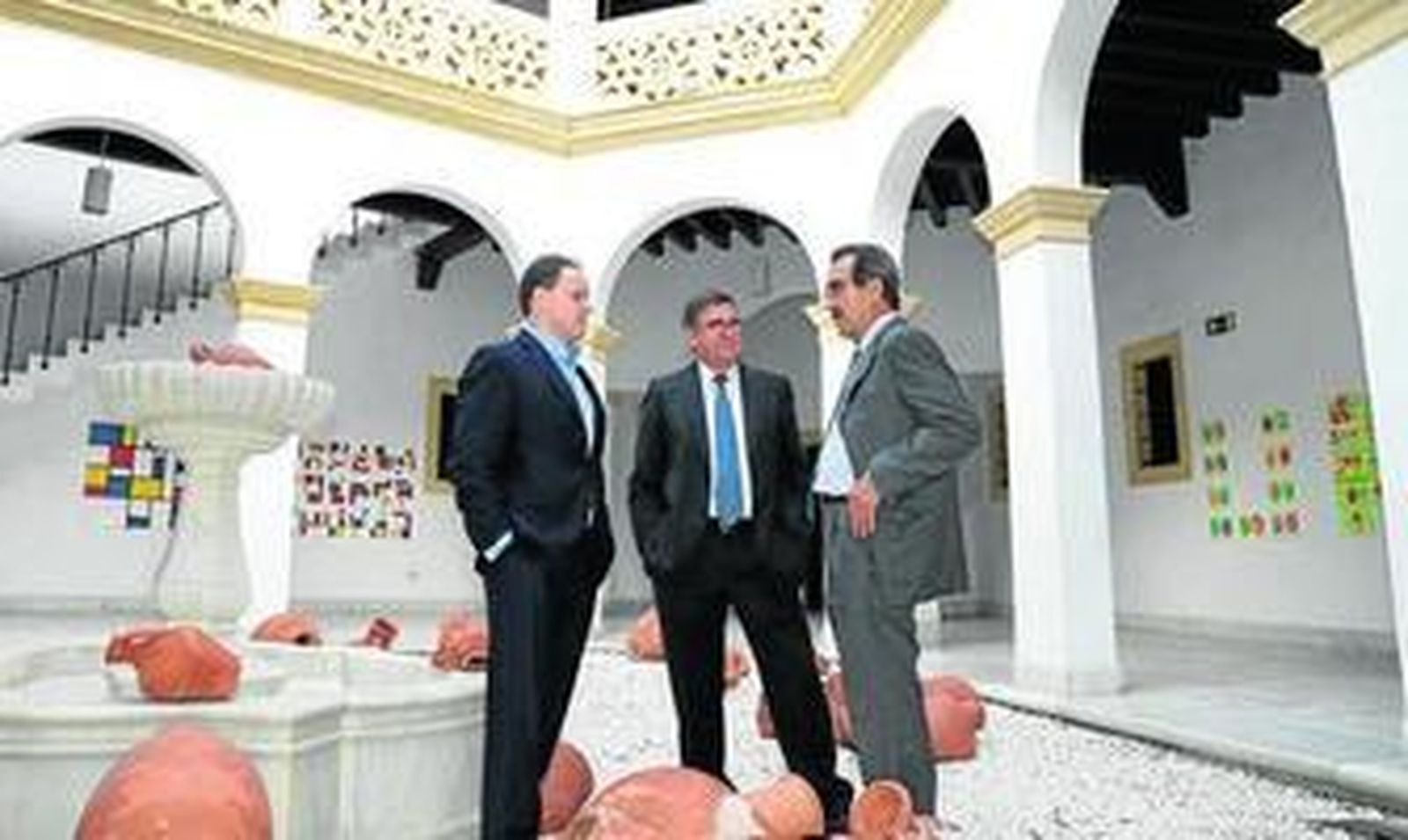 De izquierda a derecha, Daniel Lacalle, Juan Torres y Emilio Ontiveros.