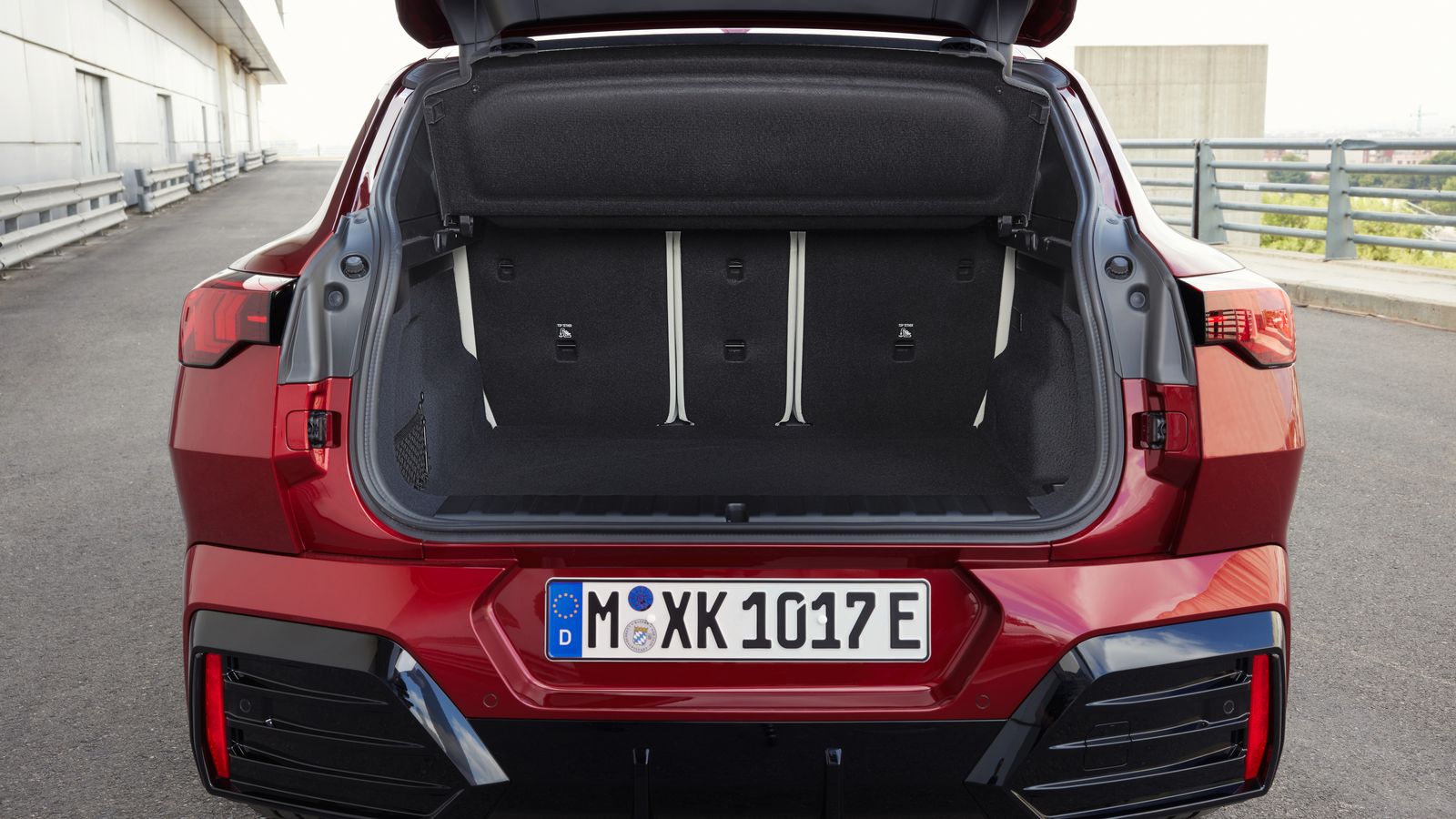 En las versiones de combustión, las únicas de las que hay referencias en la primera generación, el espacio del maletero crece 90 litros. En el eléctrico, en la foto, se homologan 525 litros.