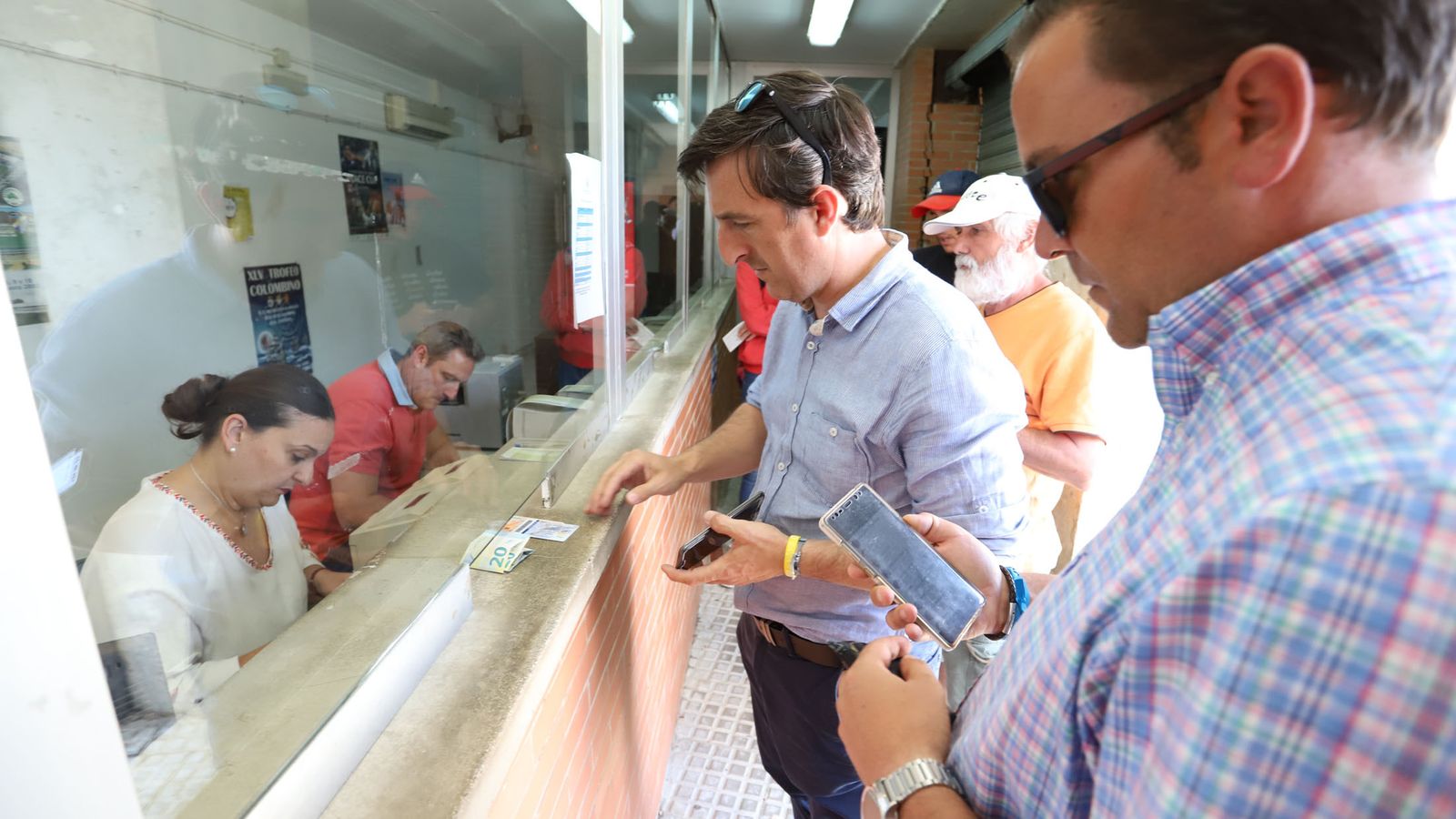 Movimiento en la taquilla, ayer