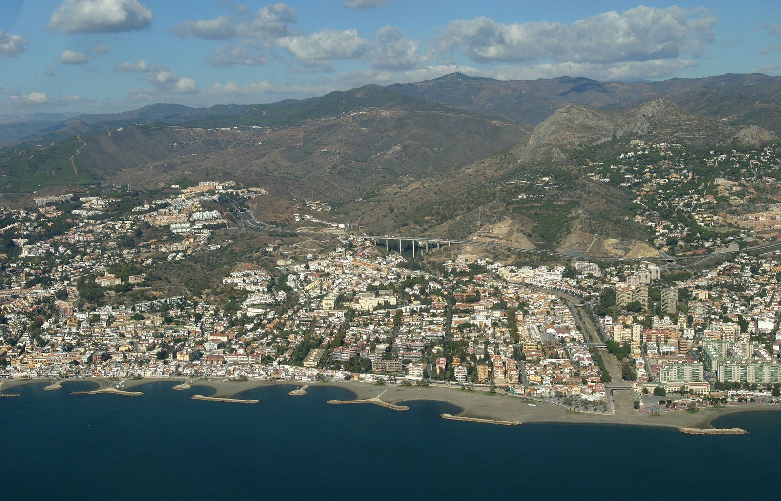 Vista de la parte este de Málaga y de los terrenos al norte de la autovía.
