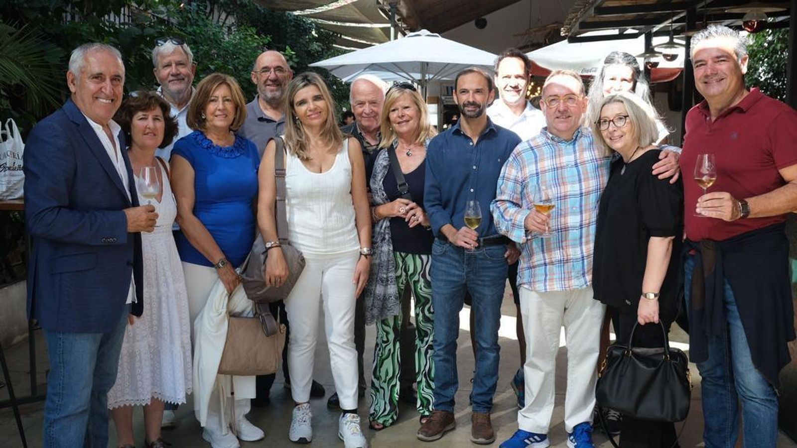 Los miembros del jurado de la Capital Española de la Gastronomía, acompañados por el alcalde durante su visita a Sanlúcar.