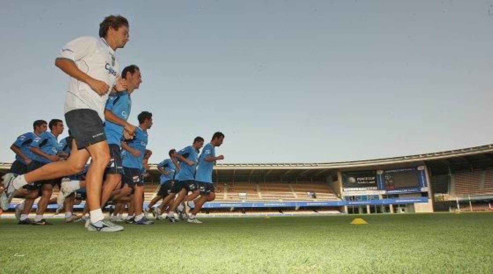 Durante más de una hora el plantel se ejercitó sobre el césped.