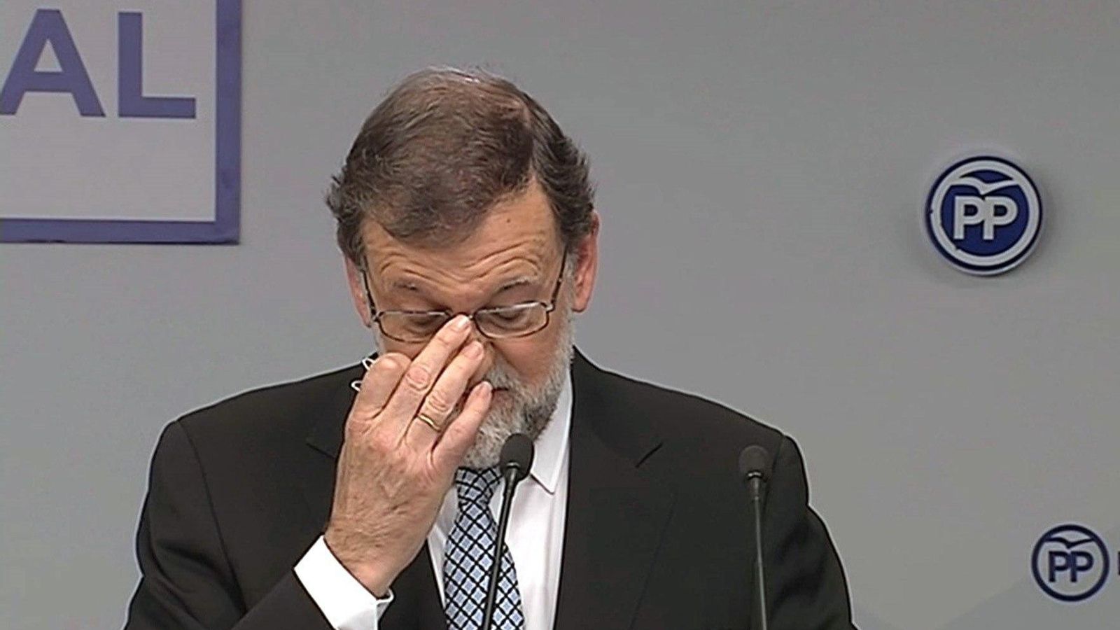 Mariano Rajoy en el momento de anunciar su despedida  de la política en la sede nacional del PP.