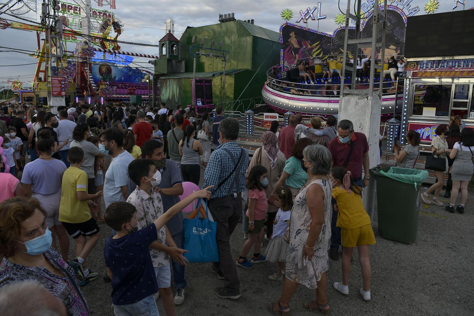 Fotos: el ferial del Corpus en la noche del viernes 4