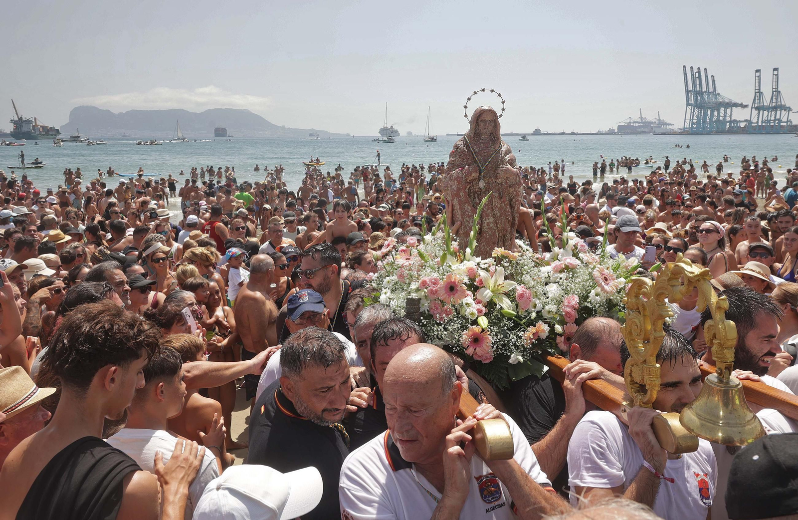 Las mejores fotos de la romería marítima de la Virgen de la Palma de Algeciras 2025