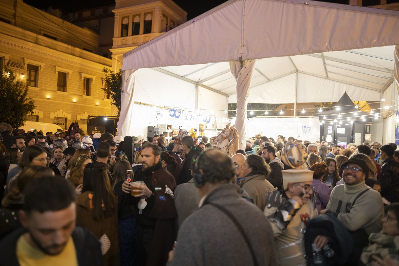 Ambiente en la final  del Carnaval Colombino