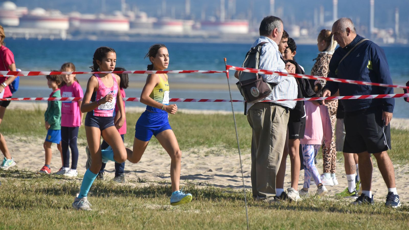 Las fotos del  V cross 'Con el Mar de Fondo' de los Juegos Municipales de atletismo de Algeciras