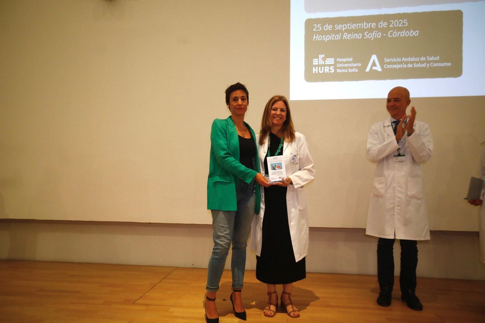 Las fotos del reconocimiento del Hospital Reina Sofía a la prensa por su divulgación sanitaria