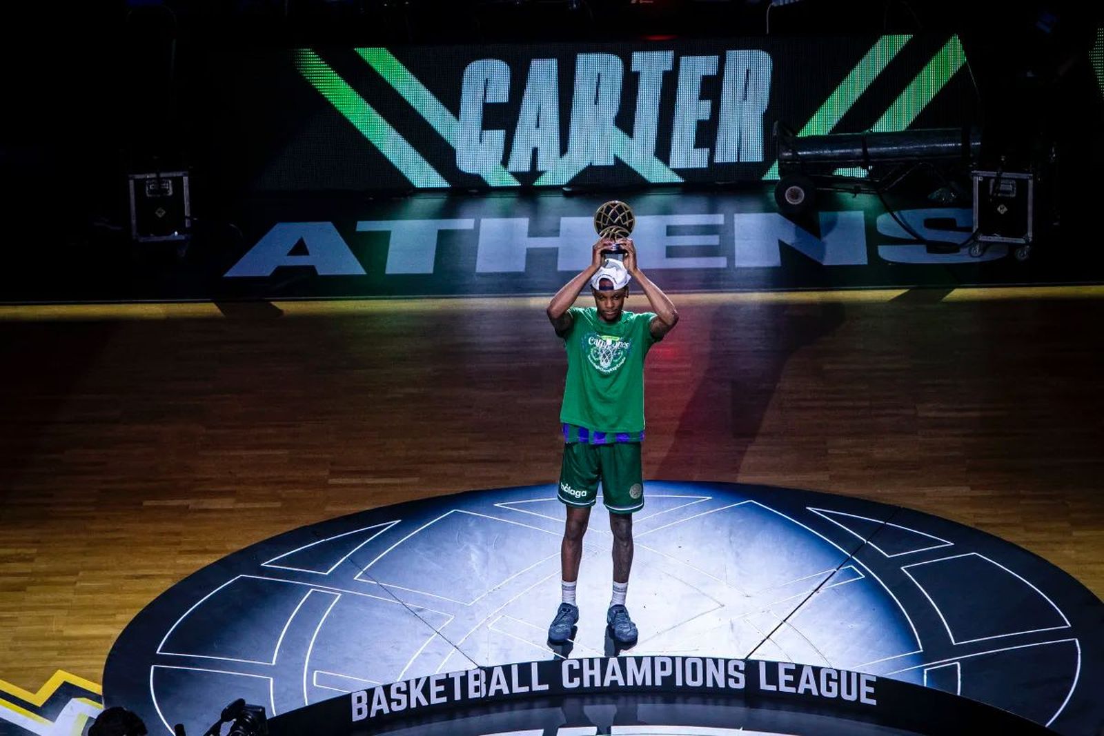 Carter recibe el MVP.