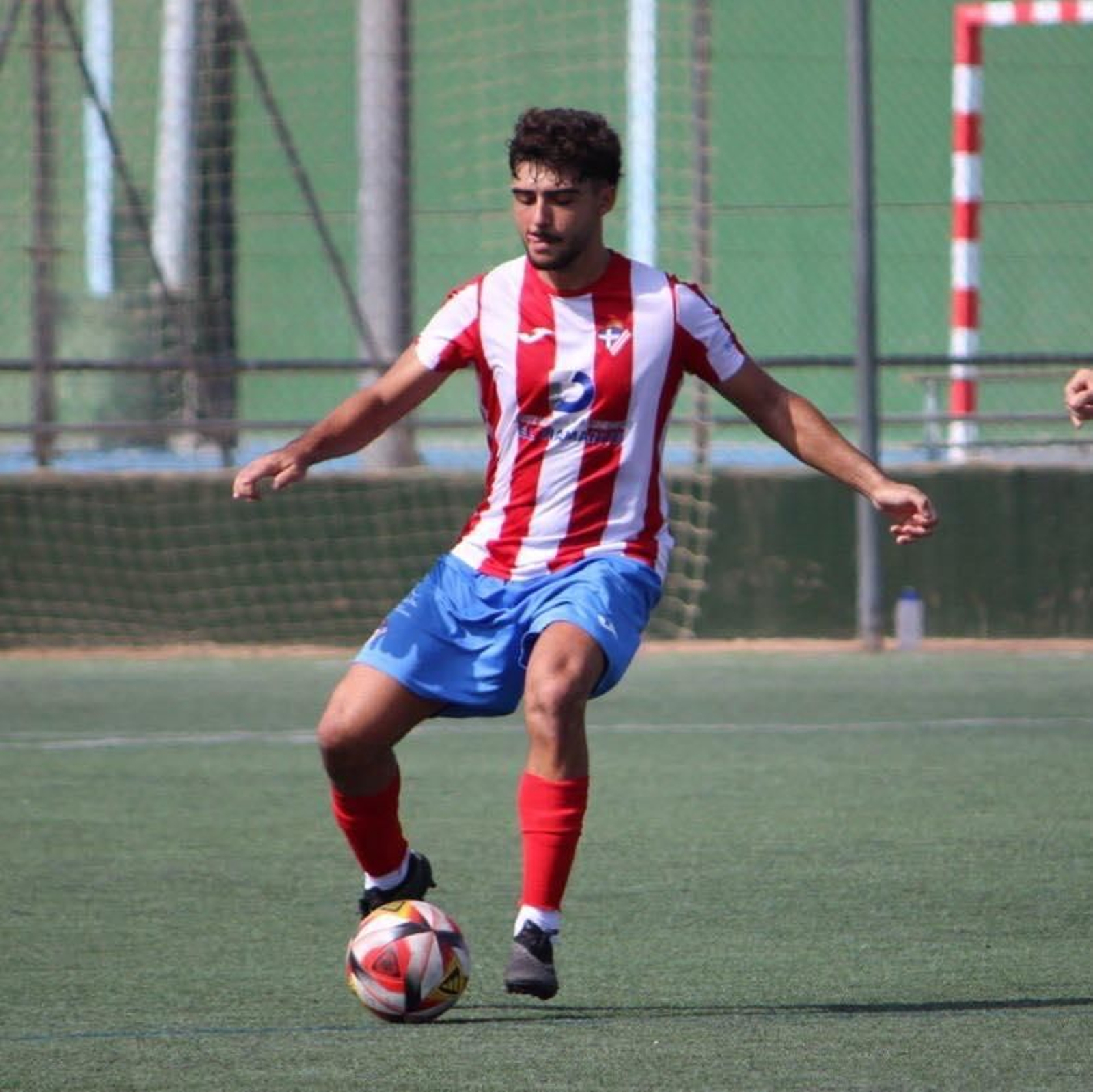 El defensor almeriense ha sido uno de los hombres más destacados del Poli Almería la pasada campaña.