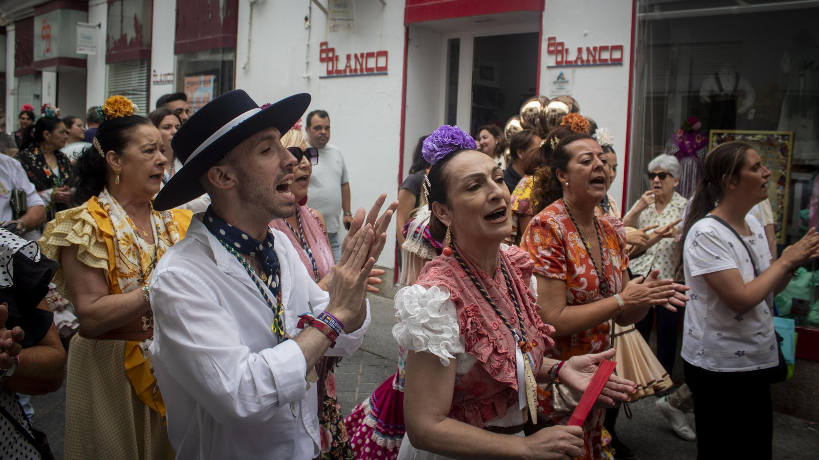 Romería del Rocío: las imágenes de la salida de la hermandad de San Fernando