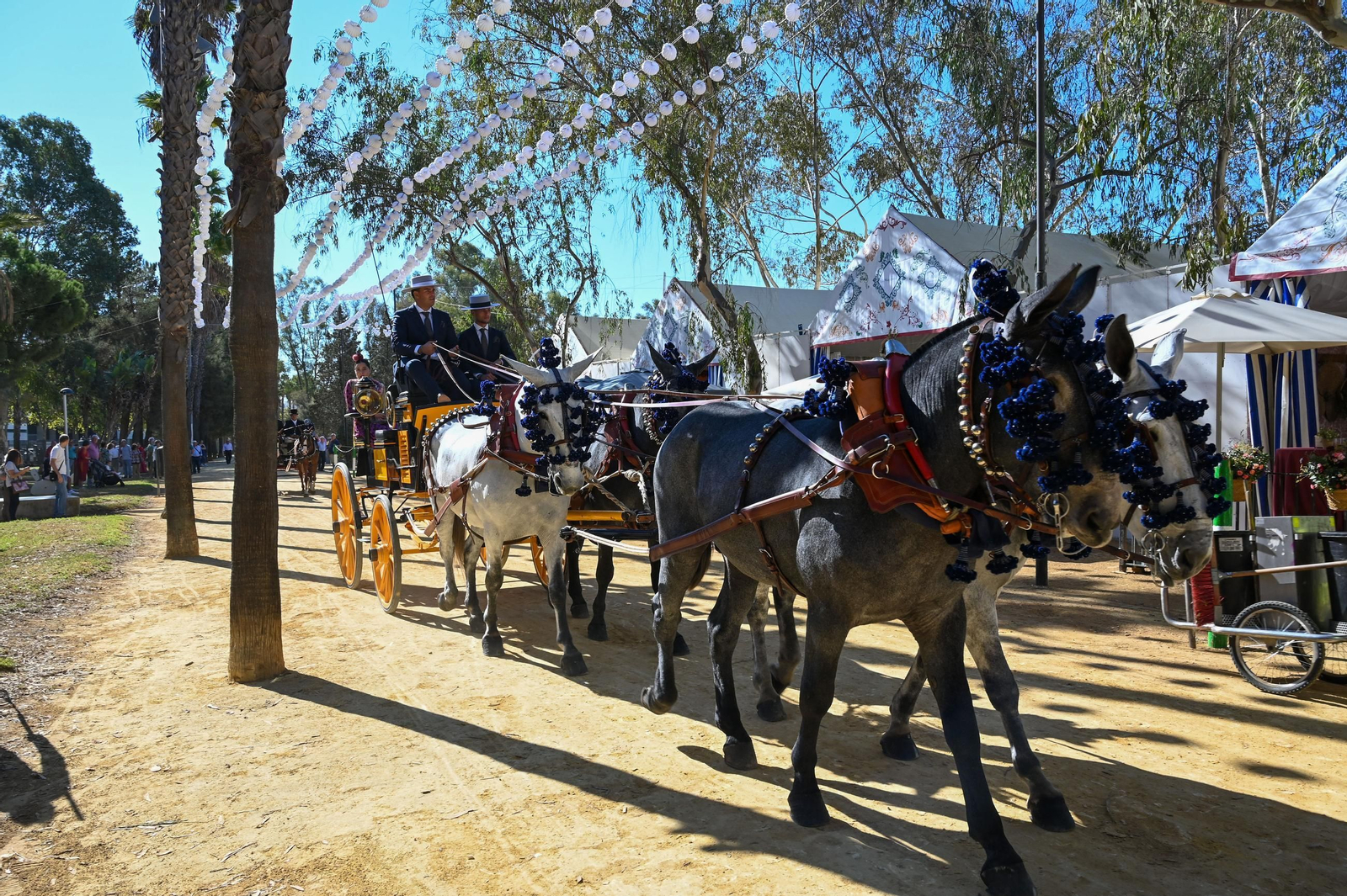 Imágenes del ambiente nocturno del 11 de octubre en la Feria del Caballo 2025