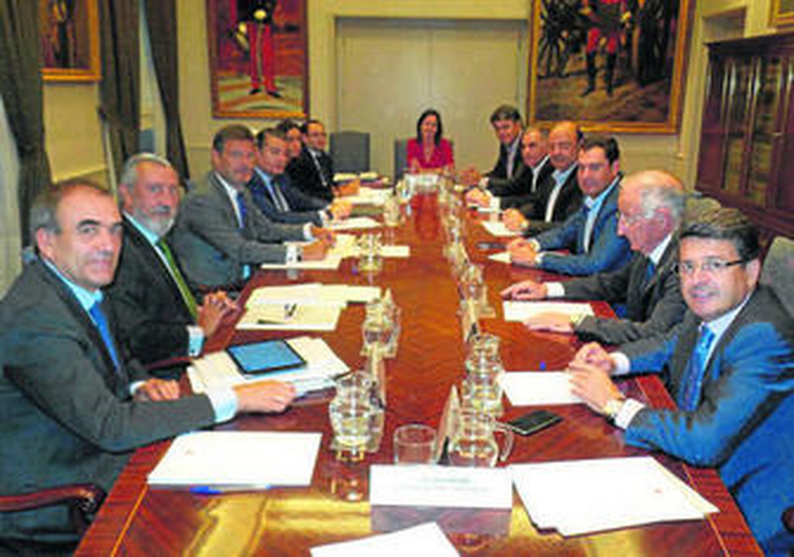 Dirigentes y cargos del PP almeriense se reunión con el ministro de Fomento y varios secretarios de Estado.