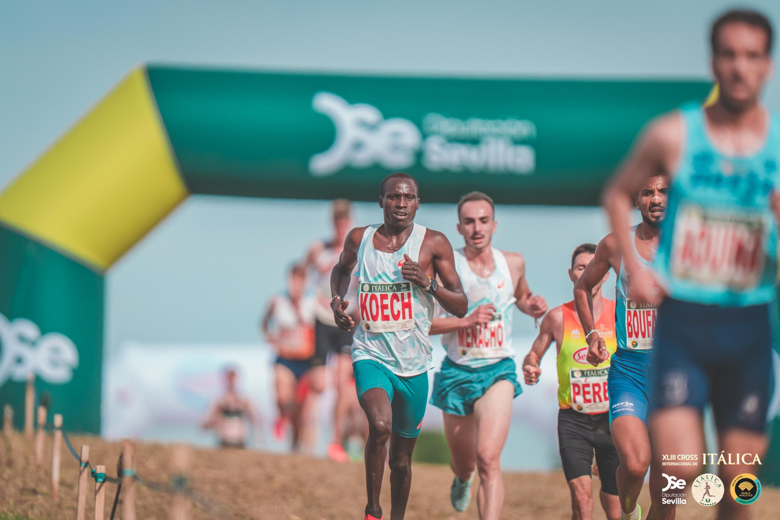 Búscate en las fotos del Cross de Itálica 2025 | 12