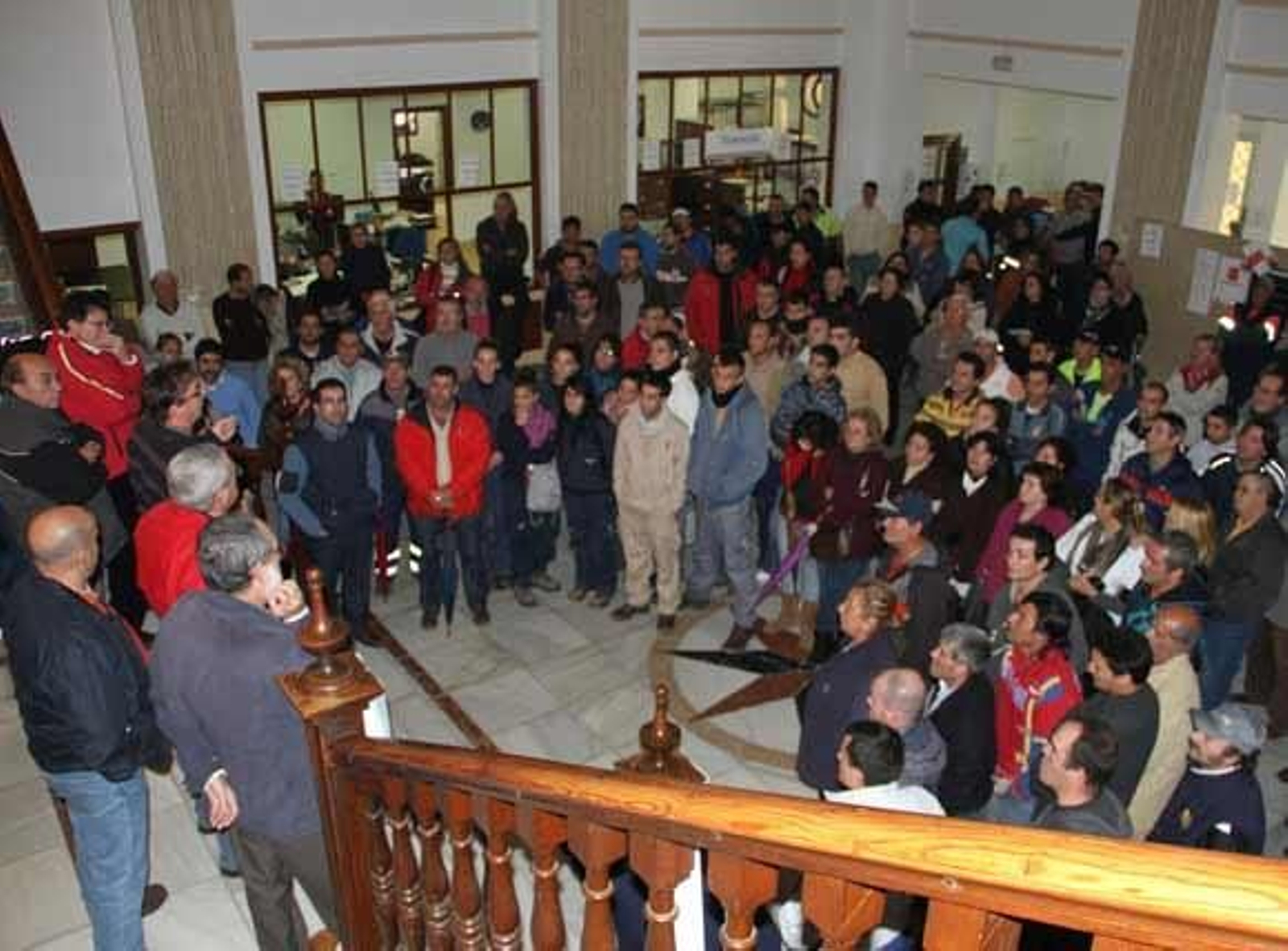 Los trabajadores municipales de Barbate cobran la nómina de noviembre y la paga extra de Navidad