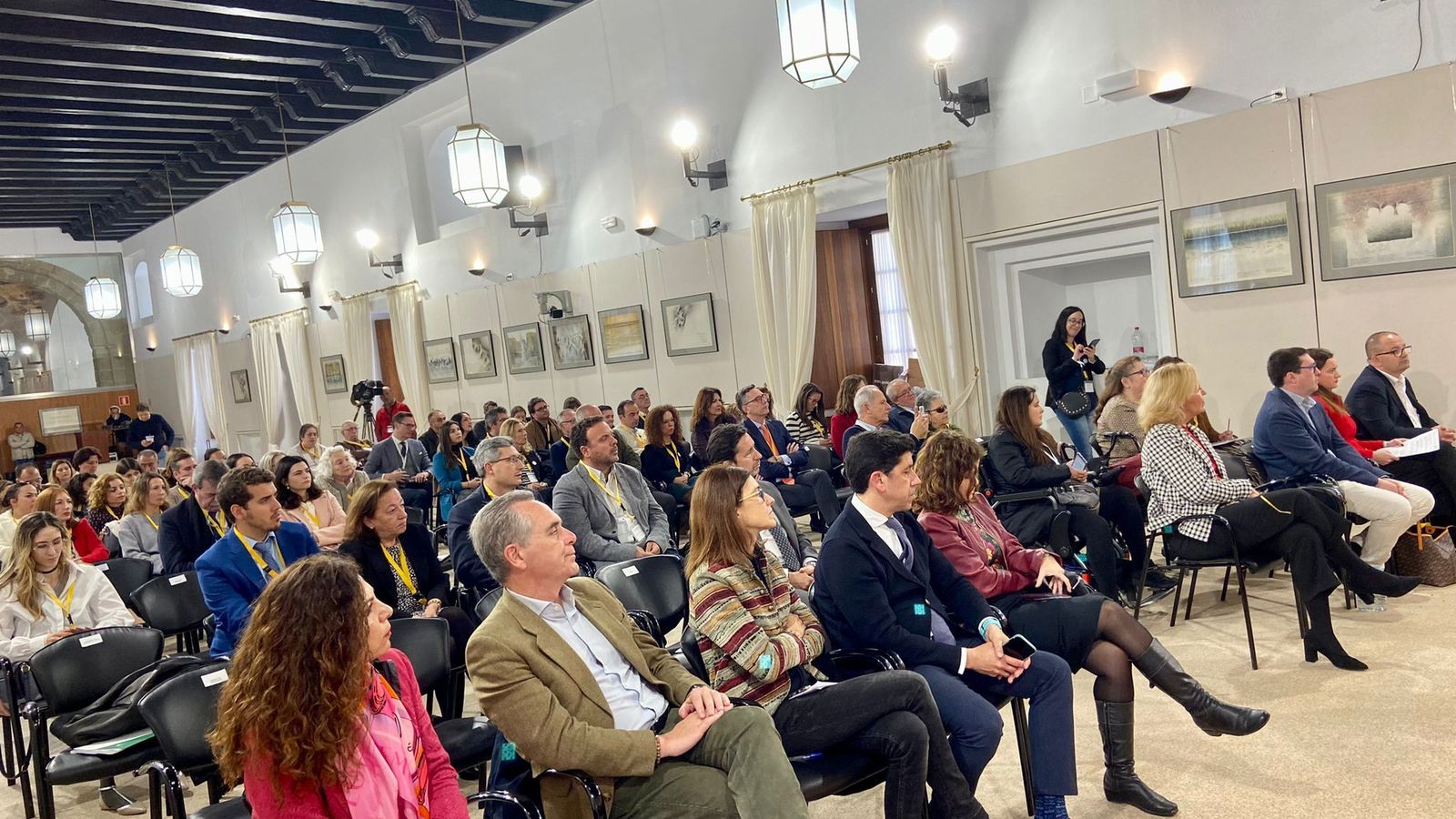 AESDE estuvo presente hace unos días en el Parlamento Andaluz.