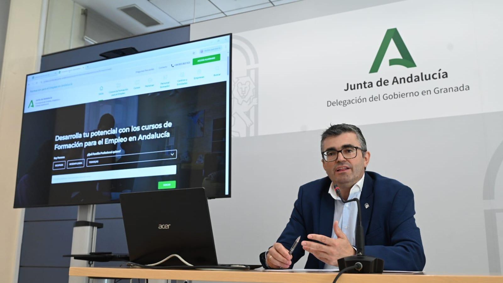 El delegado territorial de Empleo, Empresa y Trabajo Autónomo de la Junta de Andalucía, Javier Martín Cañizares