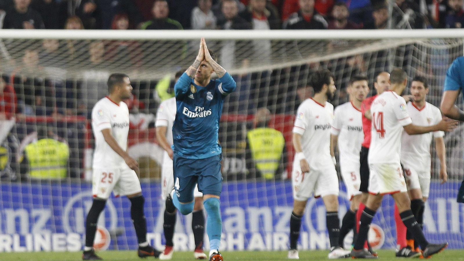 Sergio Ramos pide perdón tras marcar de penalti el 3-2 el curso pasado.