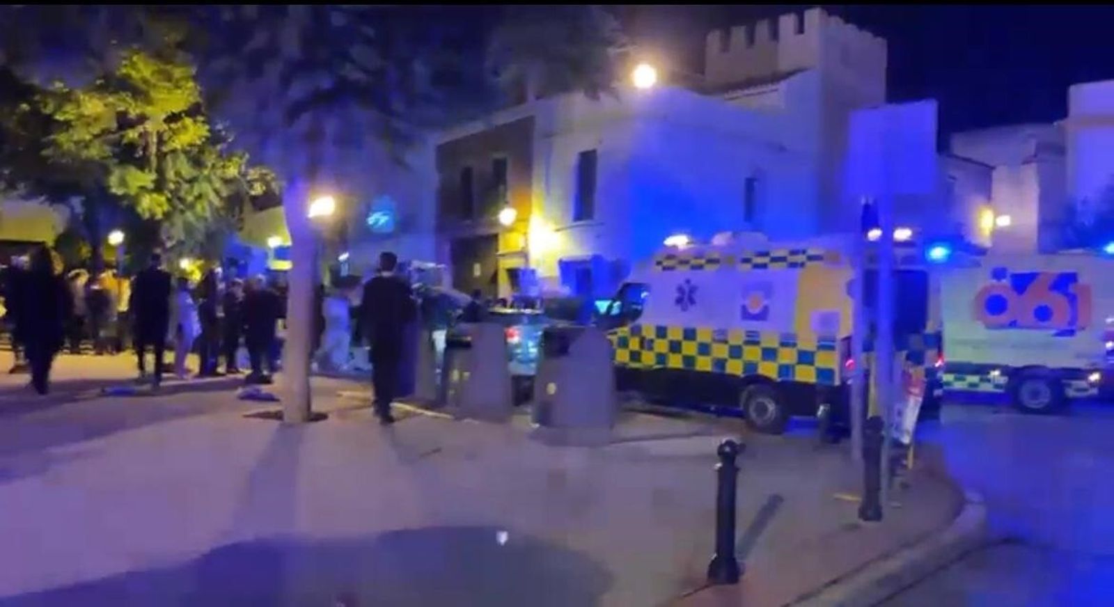 Ambulancias en el lugar del accidente.