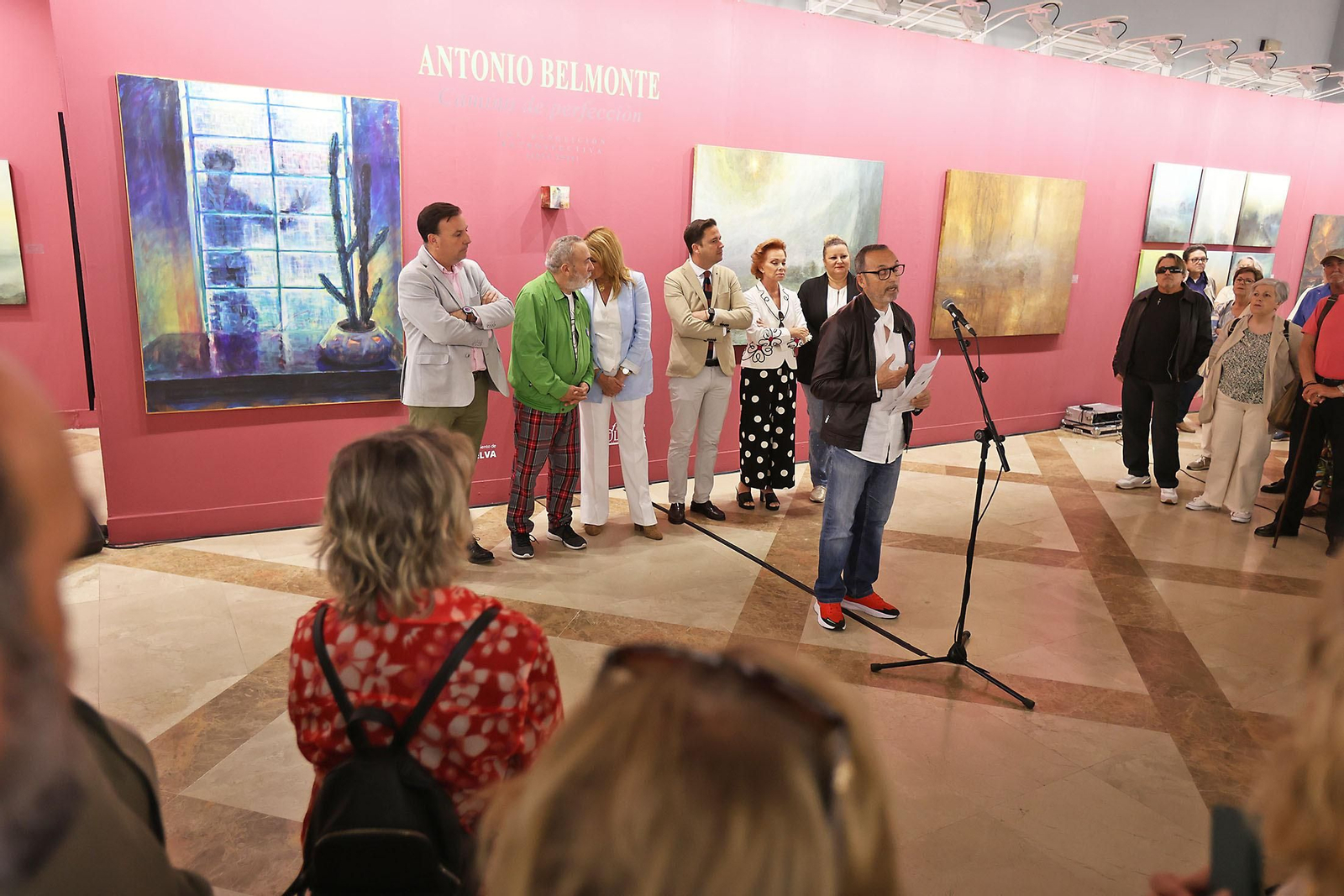 Imágenes de la inauguración de la muestra 'Camino de Perfección' del pintor Antonio Belmonte