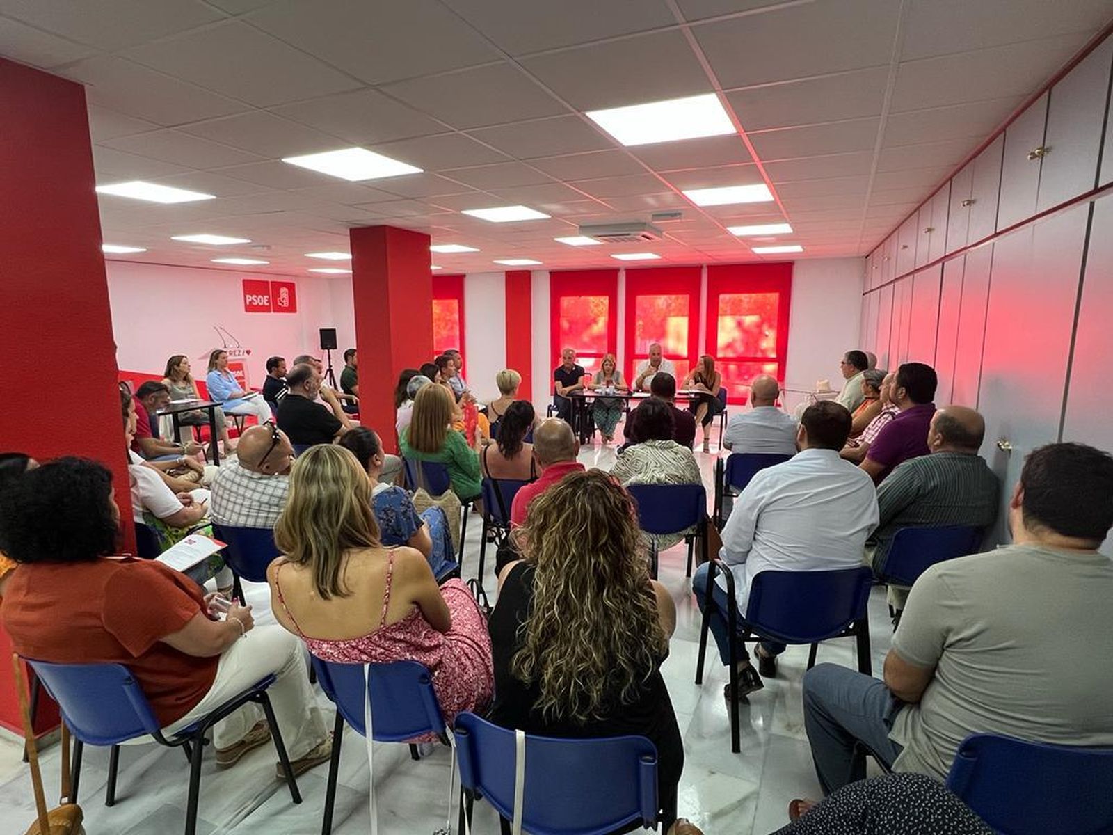 Un instante de la reunión de la ejecutiva provincial del PSOE en Jerez.