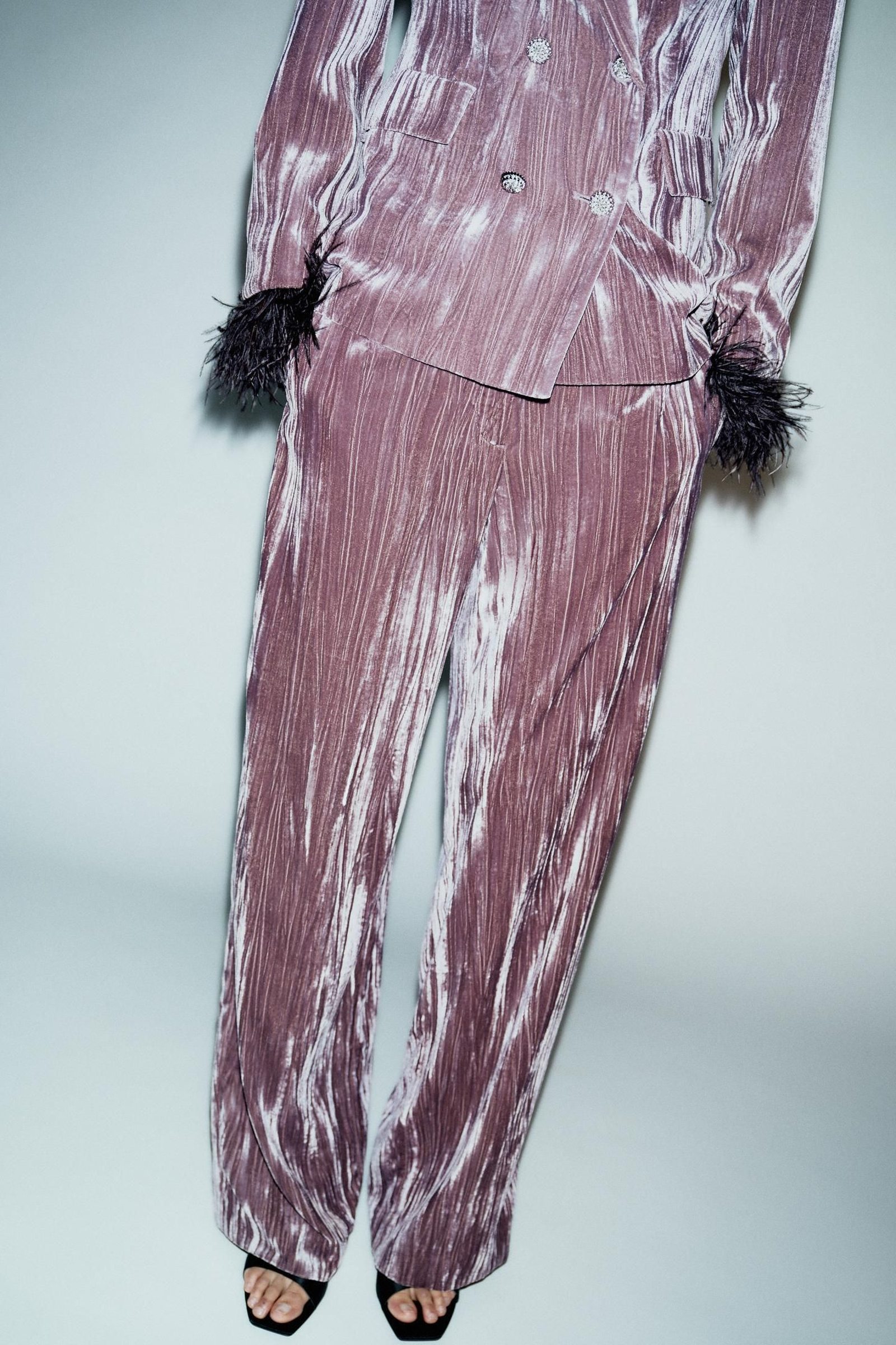 Conjunto de terciopelo de Zara.