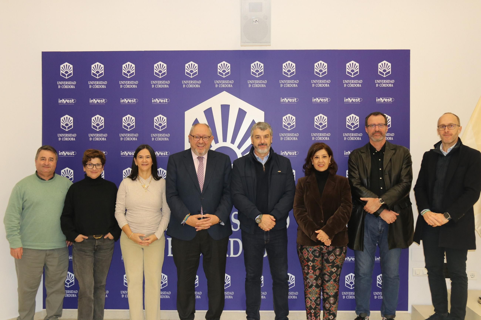 Asistentes a la firma del acuerdo entre la UCO y Fudepa.