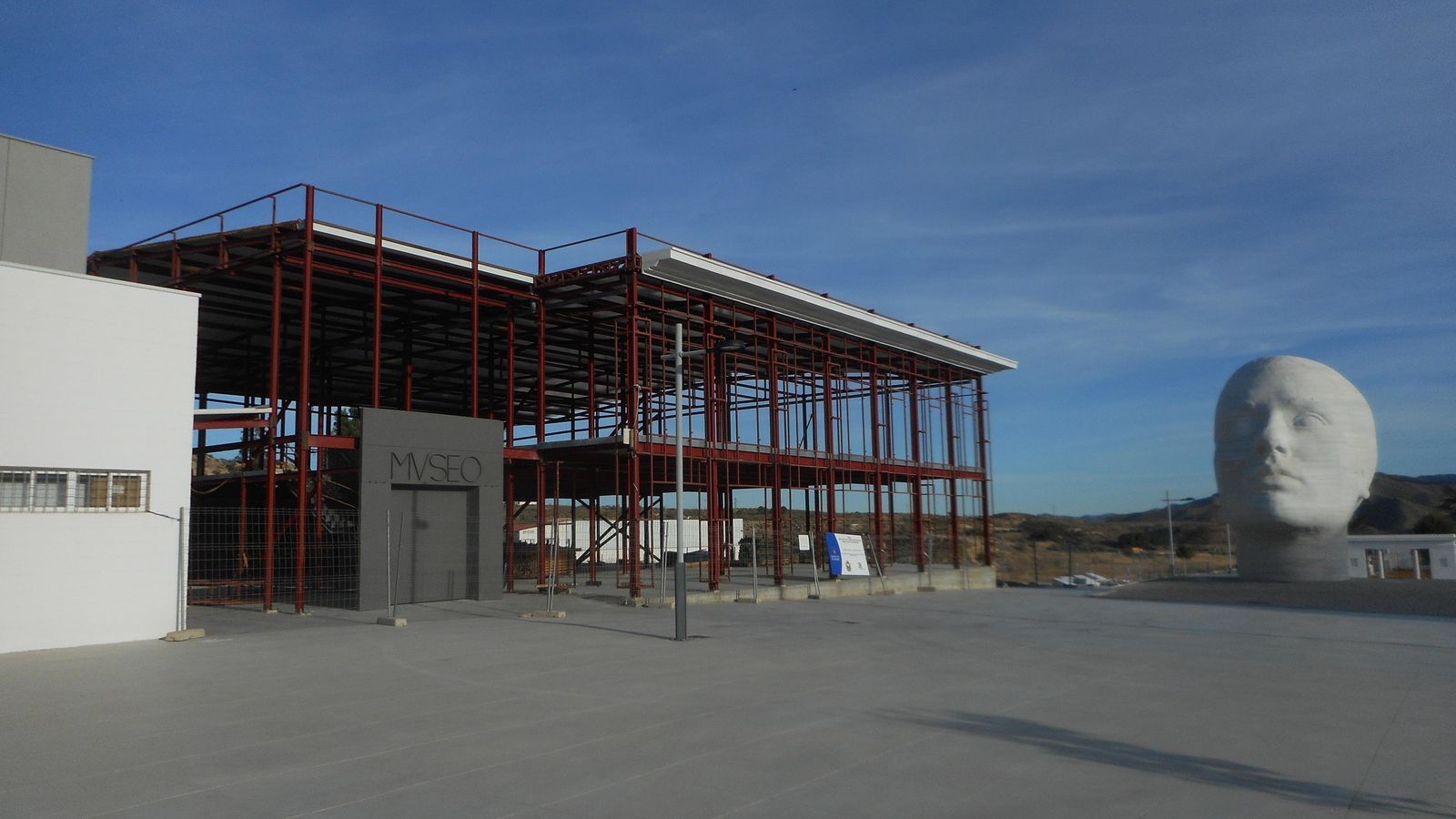 Nuevo edificio en construcción que acogerá la ampliación del Centro Pérez Siquier