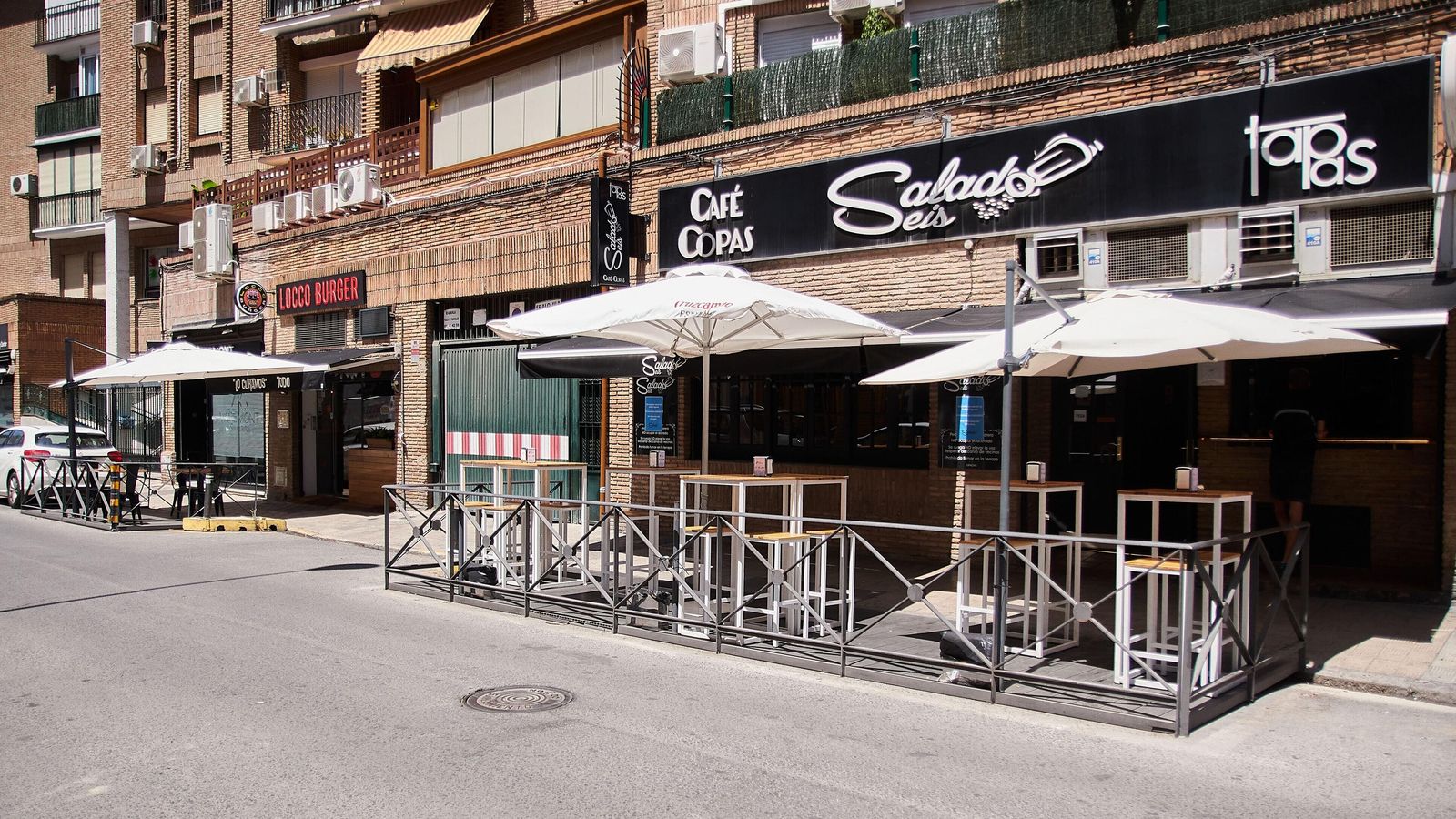 Una de las terrazas de veladores ampliadas durante la pandemia.