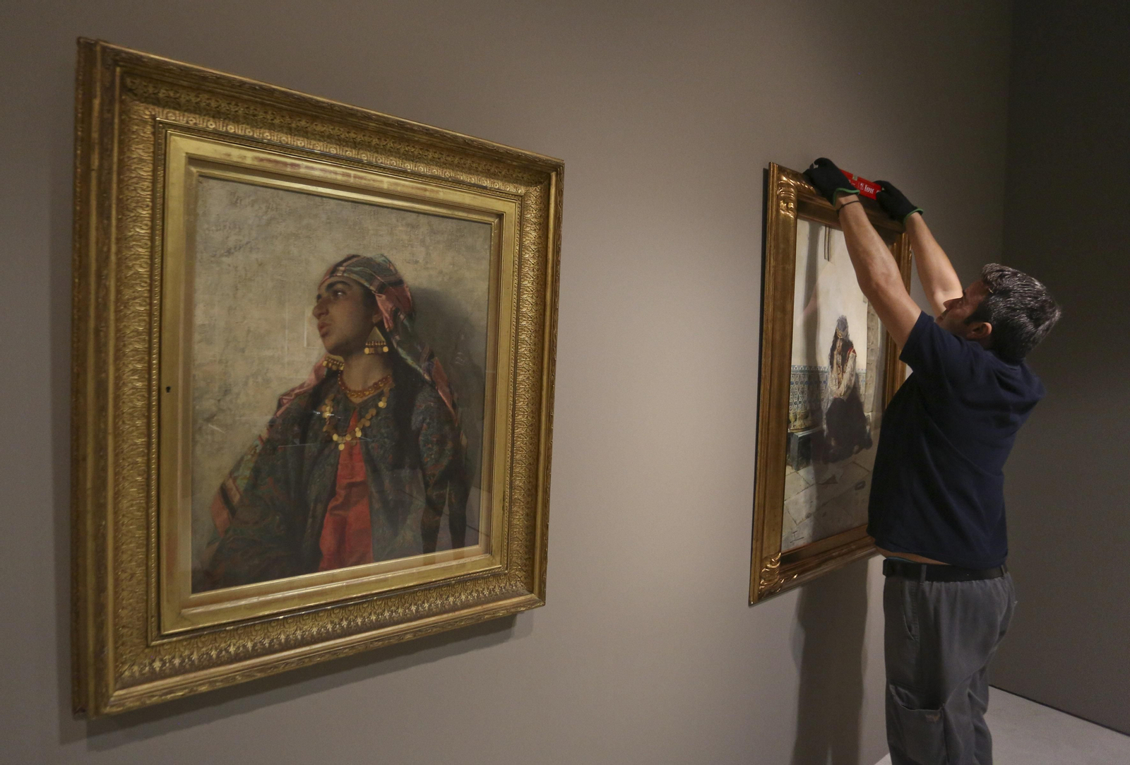 Fotos del montaje de la nueva exposición del Museo Carmen Thyssen