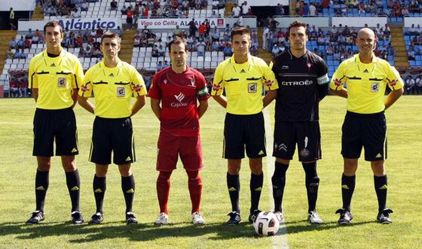 El Córdoba pierde ante el Celta de Vigo en Balaídos. / Marta G. Brea