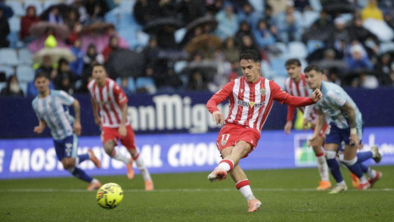 Arribas marca el 1-1 de penalti