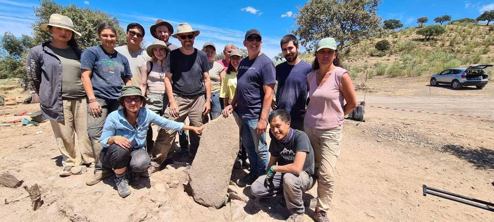 Hallazgo de la segunda Estela.