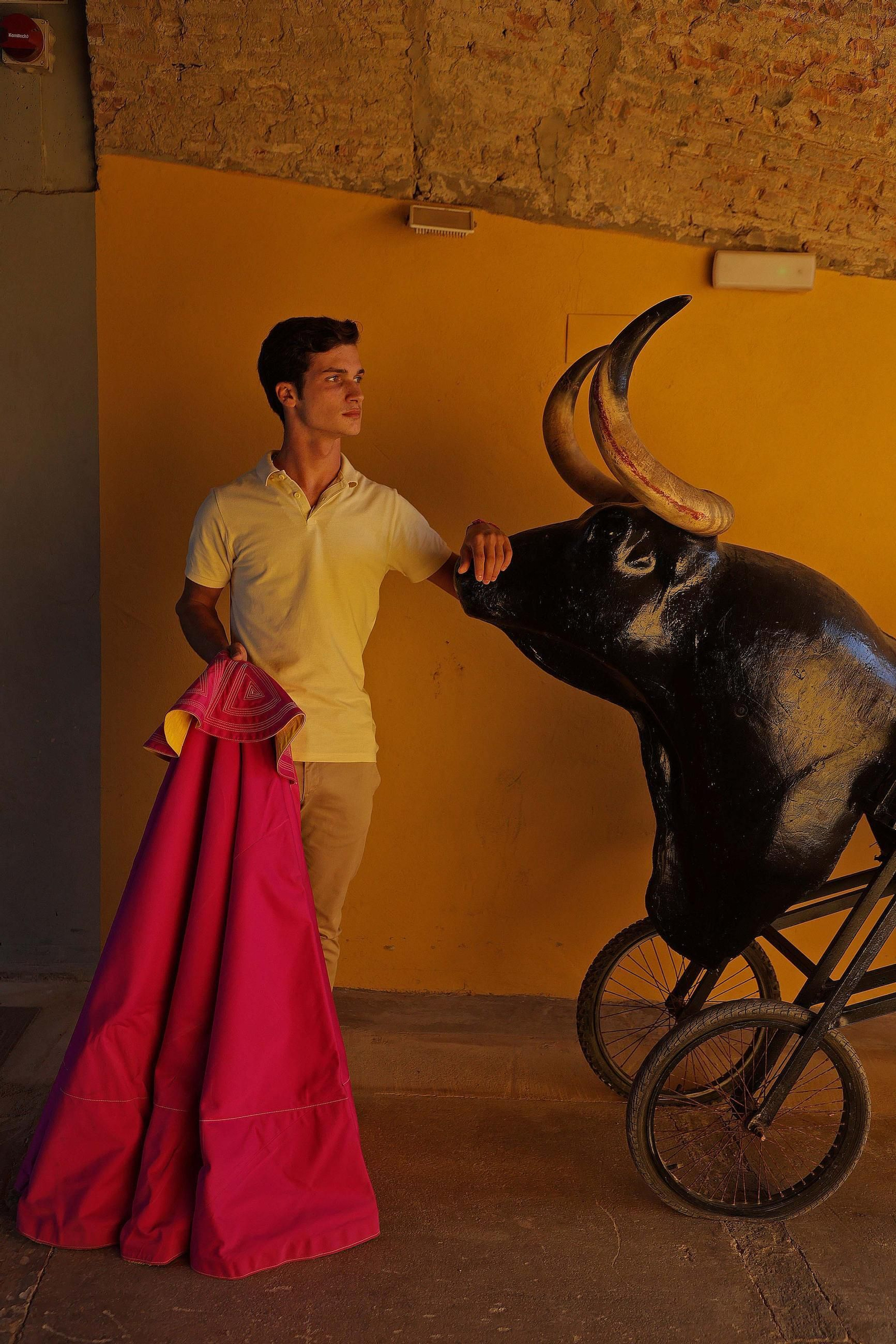 Las fotos del regreso a la plaza del novillero linense Juan Jesús Rodríguez tras su grave cogida