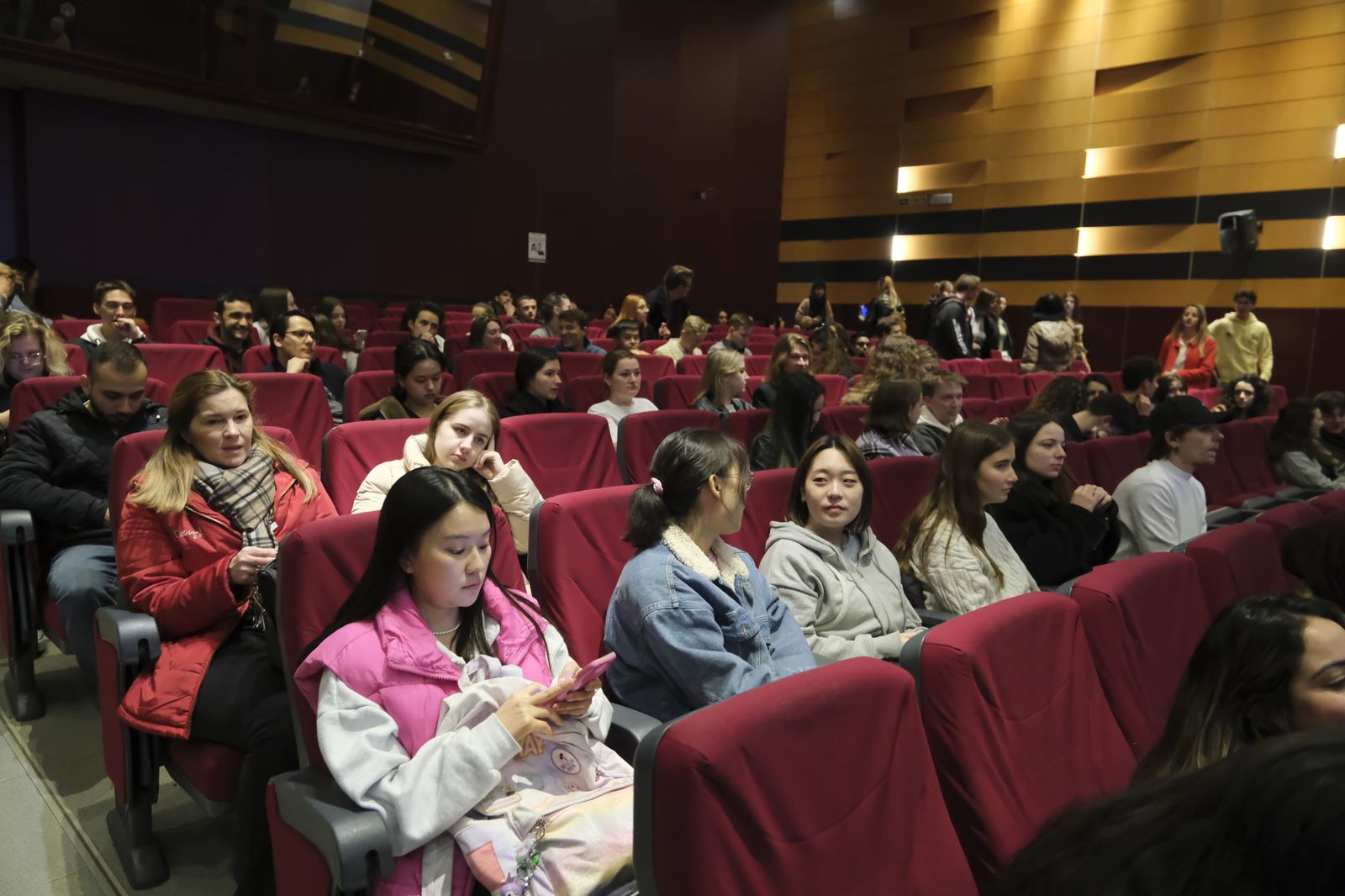 Alumnos extranjeros de la Universidad de Córdoba, durante el 'Welcome Day'.
