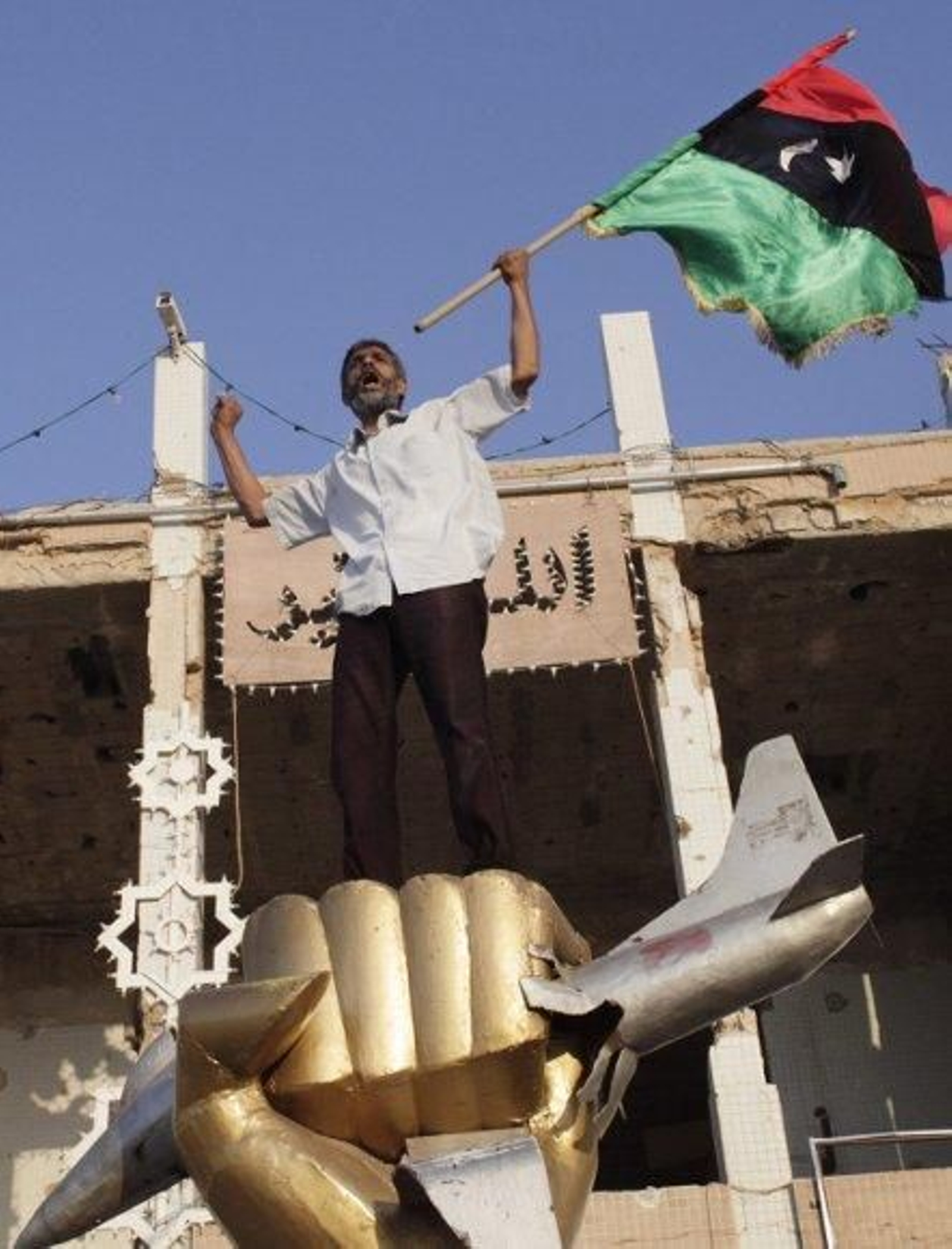 La OTAN, a la búsqueda de Gadafi