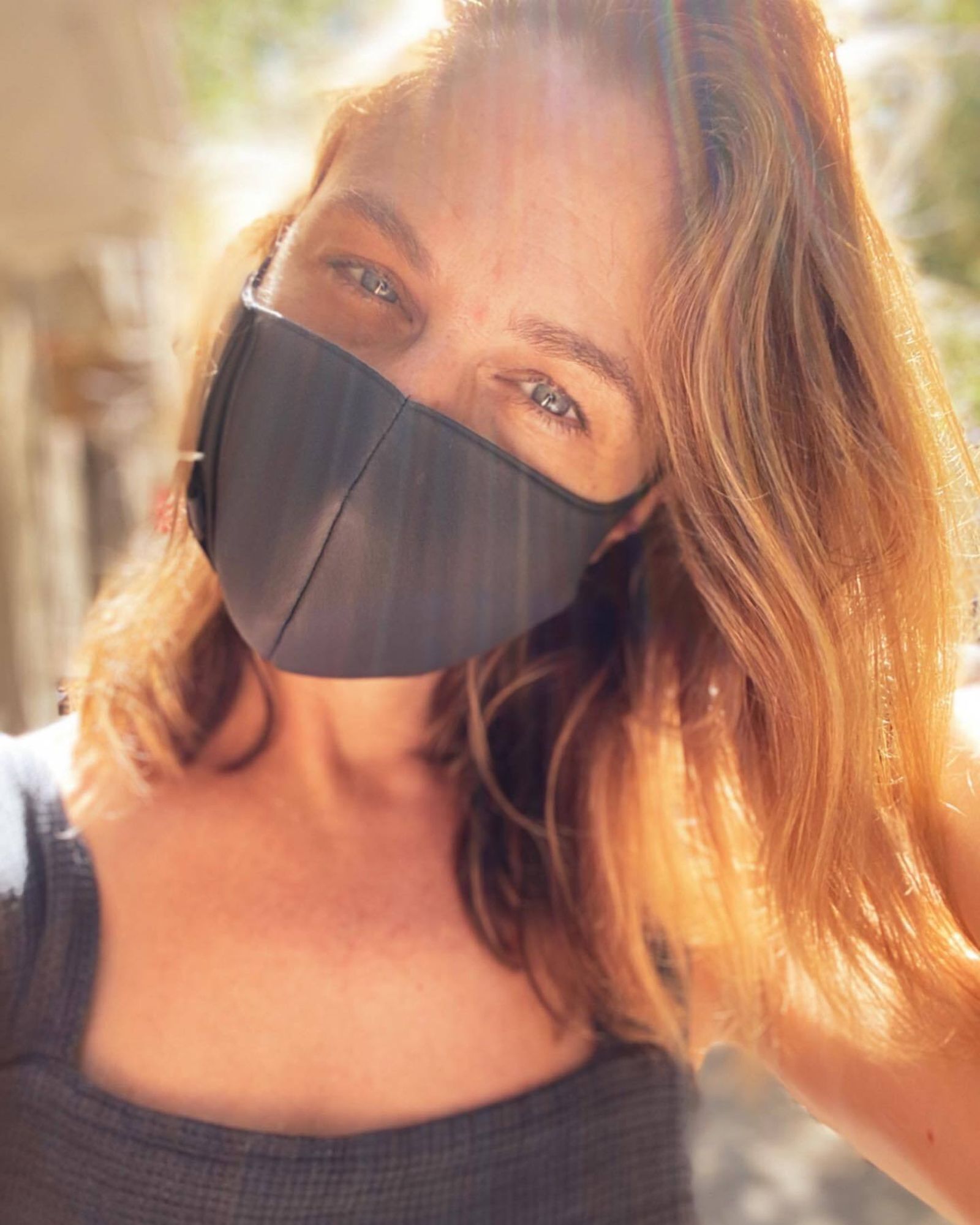 La modelo y diseñadora Martina Klein, con mascarilla.