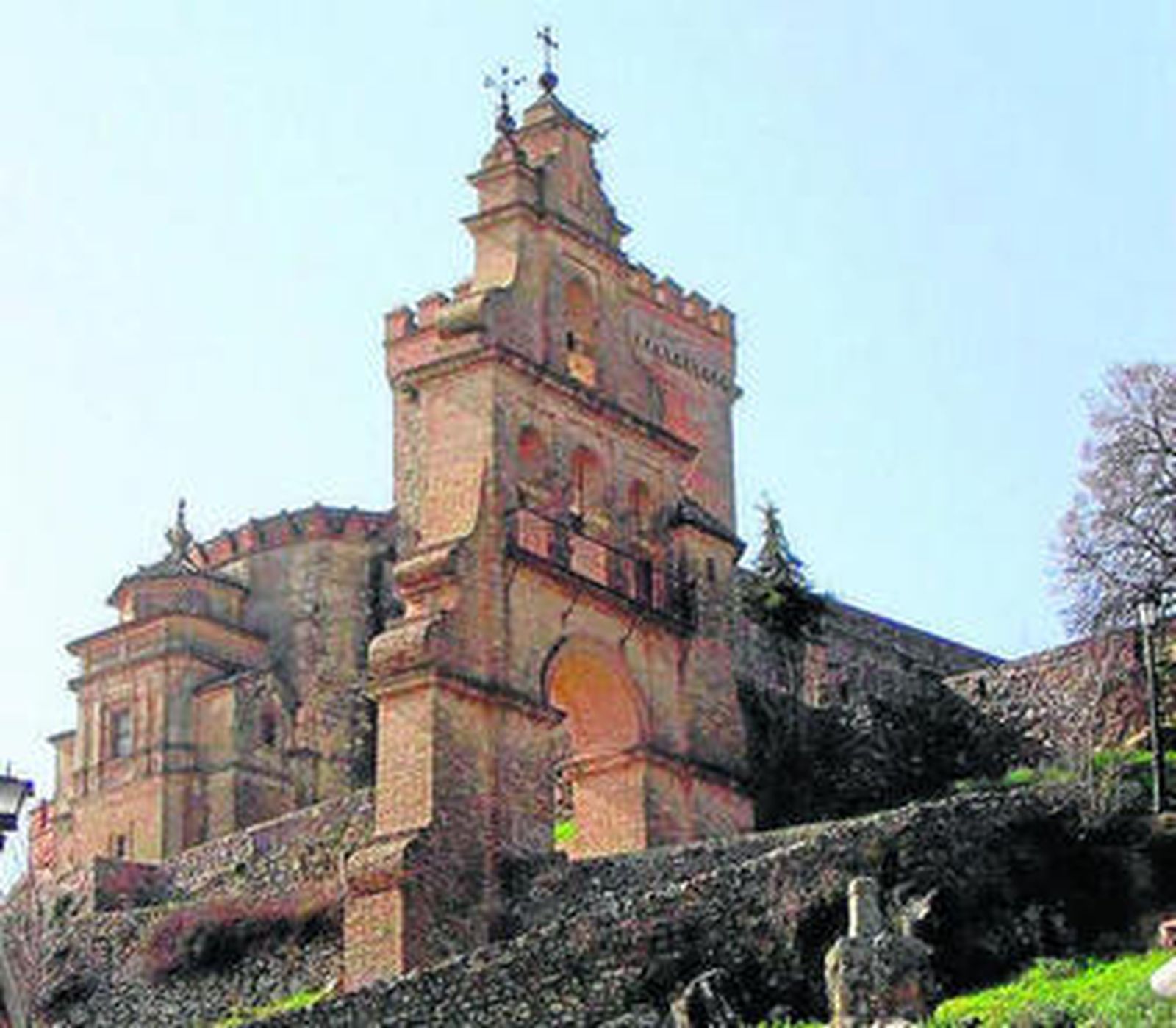 Vista de la Iglesia del Castillo de Aracena.