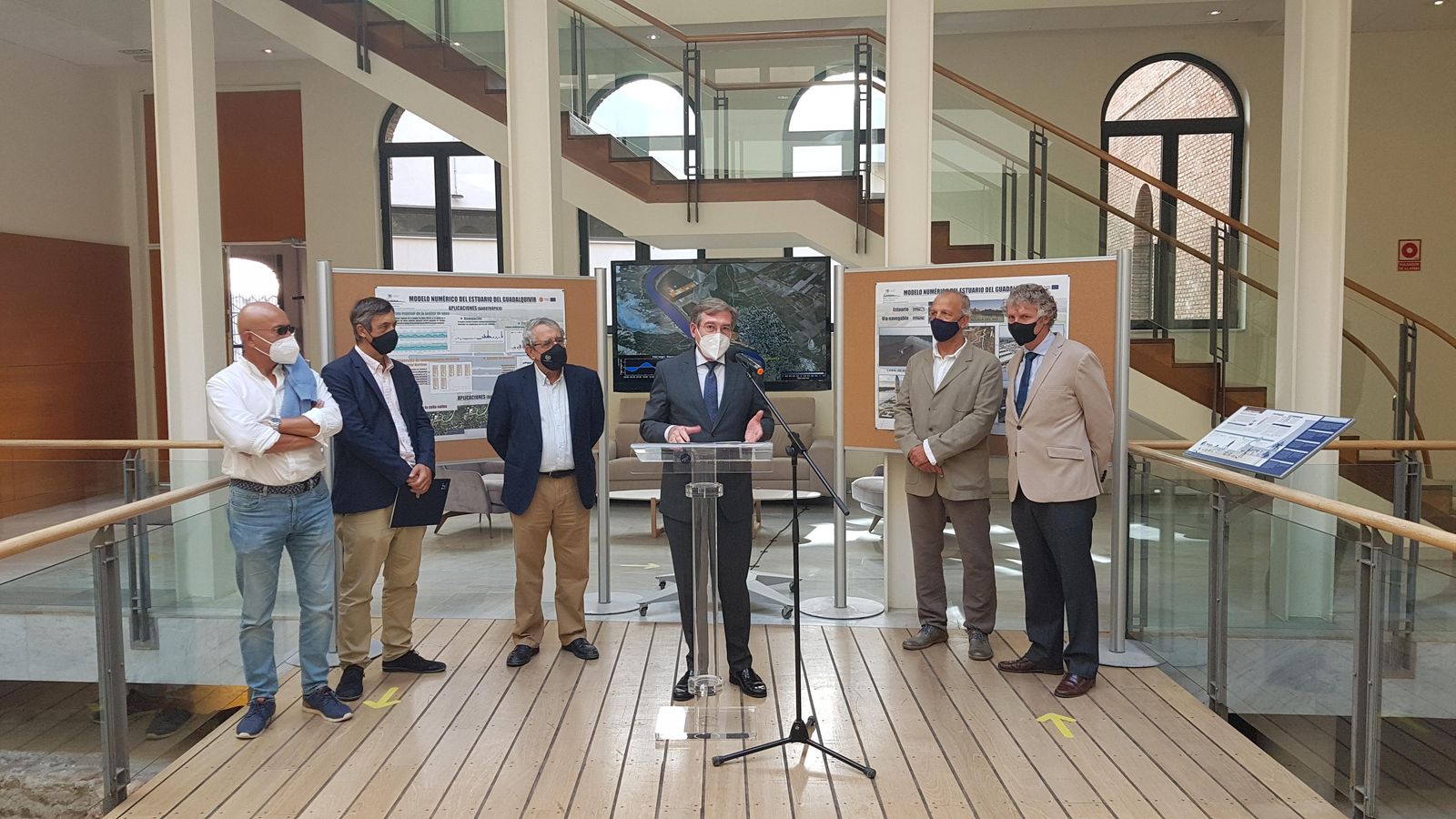 De izquierda a derecha: José Carlos García-Gómez; Teodomiro López; José Ángel Narváez; Rafael Carmona, Jesús García Lafuente, Ángel Pulido., en la presentación del avance del estudio en la Universidad de Málaga.