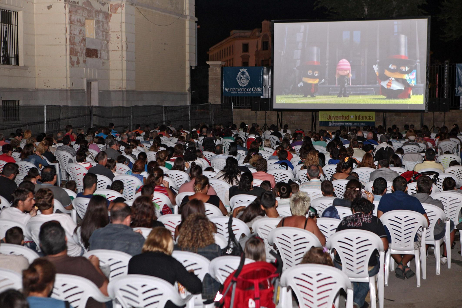 'Cine en Familia' en la Casa del Niño Jesús. 'Cine en Familia' en la Casa del Niño Jesús.