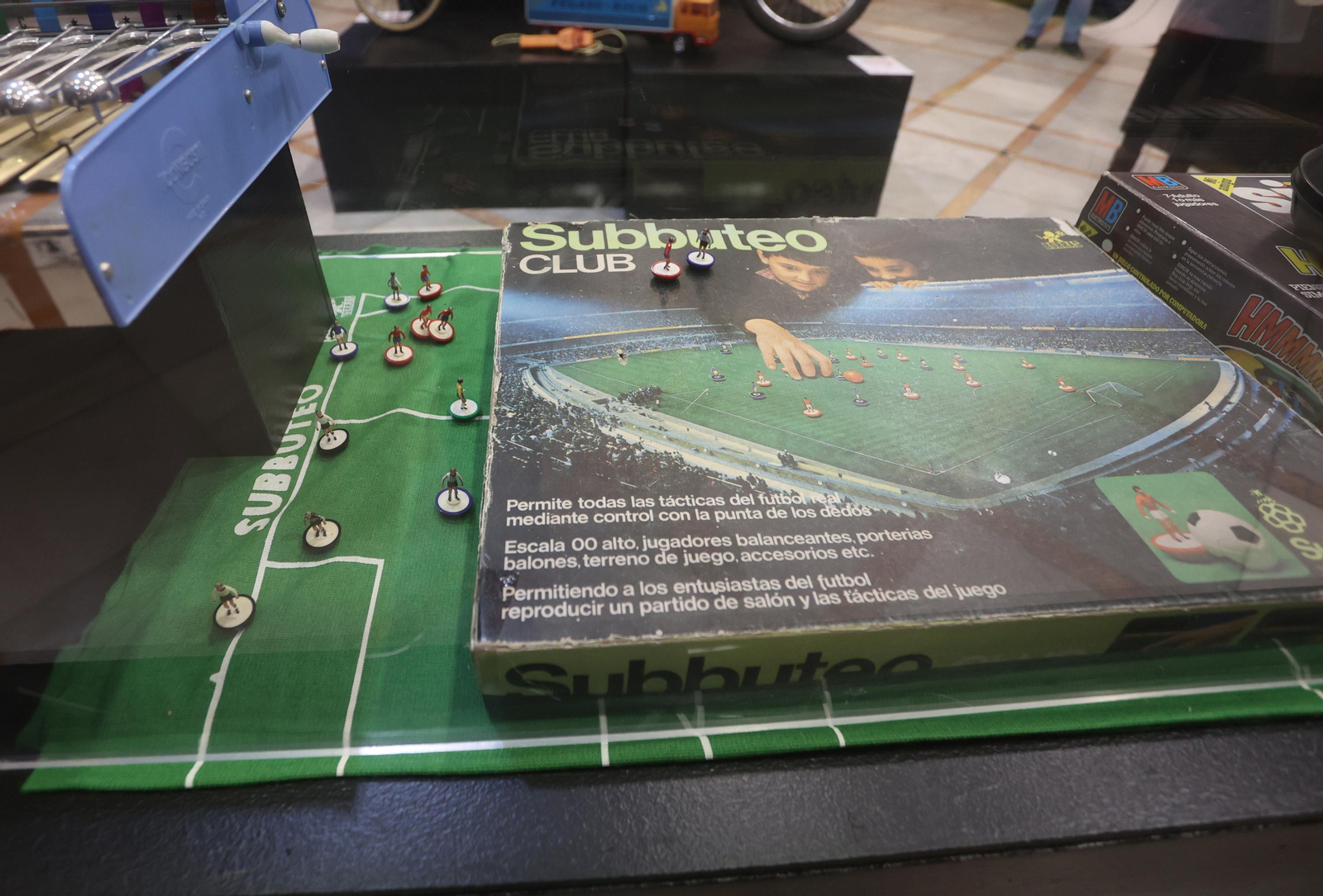 Exposición de juguetes antiguos en el Mercantil