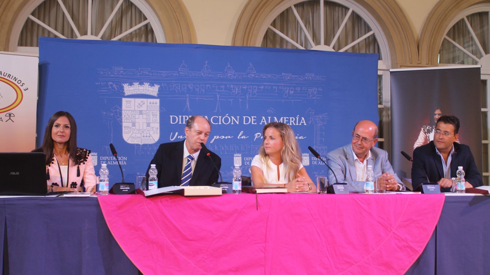 La Diputación acoge la presentación de la exposición ‘Sentimiento’ y del libro ‘Caprichos del toreo’.