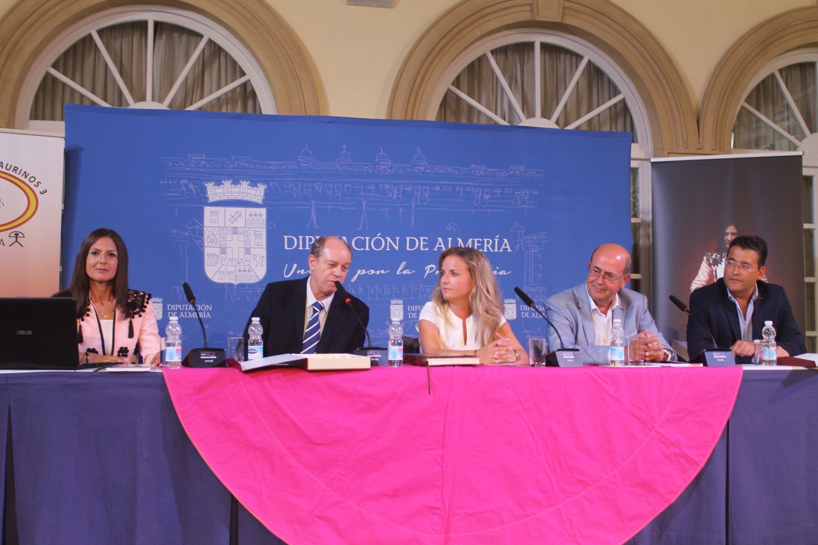 La Diputación acoge la presentación de la exposición ‘Sentimiento’ y del libro ‘Caprichos del toreo’.