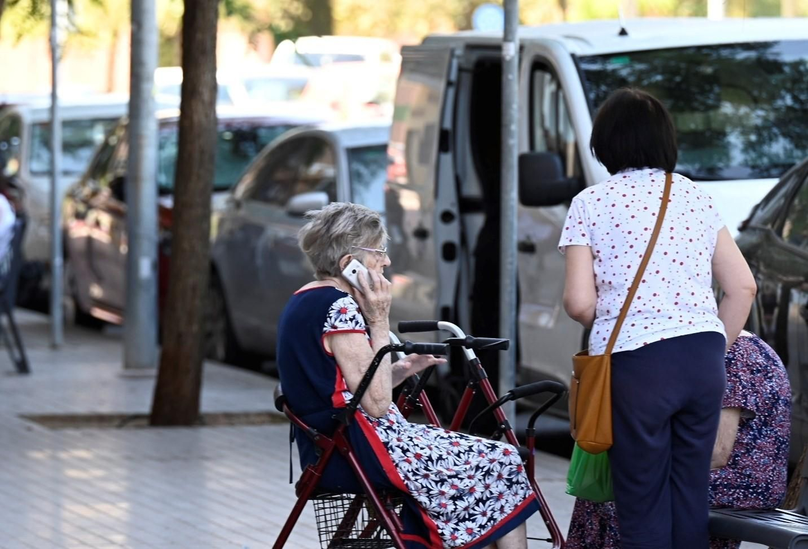 Un paseo en imágenes por el Parque Cruz Conde, el oasis verde de Córdoba para resistir el verano