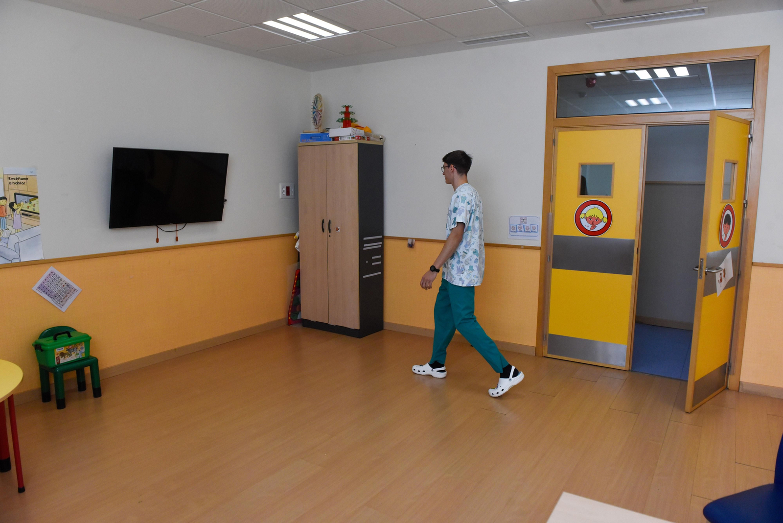 Reportaje sobre los 100 años que ha cumplido el Hospital de Cruz Roja