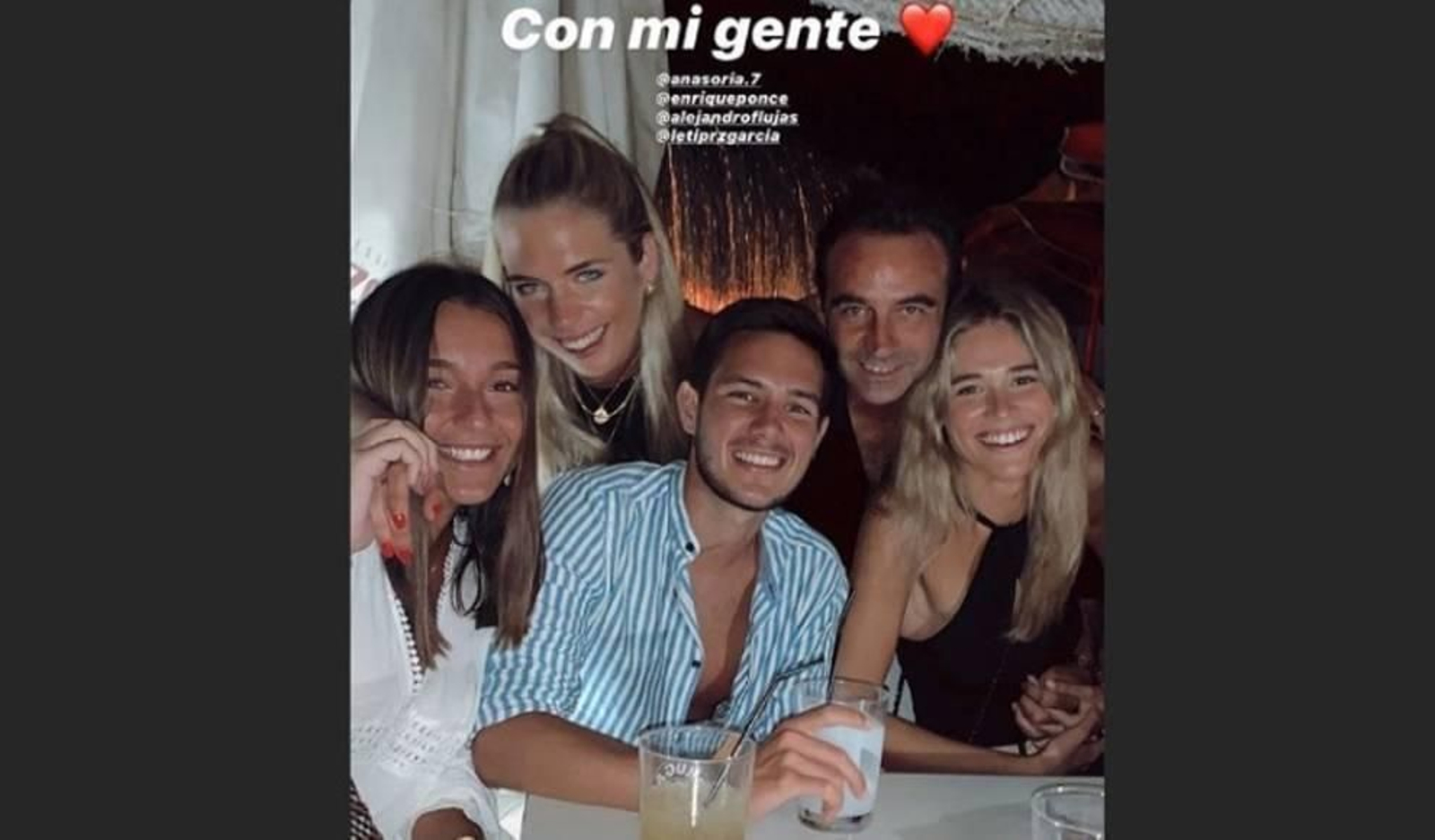 Enrique Ponce y Ana Soria entre amigos Enrique Ponce y Ana Soria entre amigos