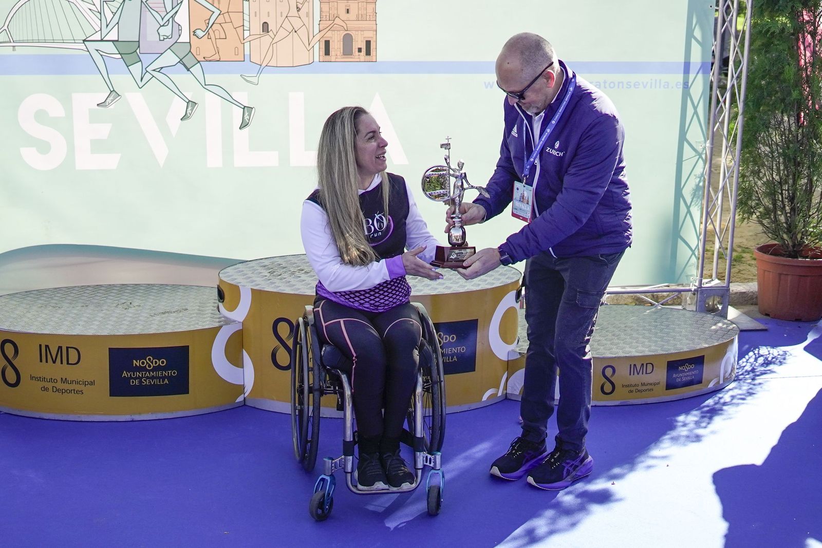 Así ha sido la entrega de premios del Zúrich Maraton de Sevilla 2026