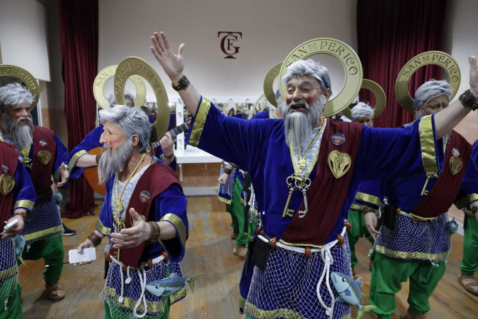 Chirigota Los del veredicto en camerinos